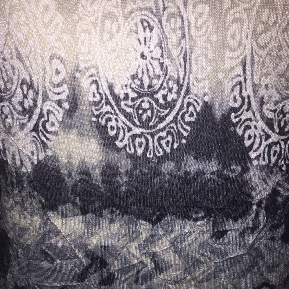 Abstract Lace top - Picture 2 of 8